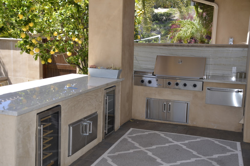 New outdoor kitchen in Rancho Santa Fe